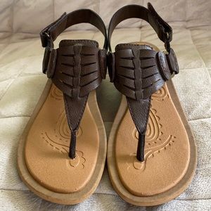 NWOT Cliffs by White Mountain sandals
